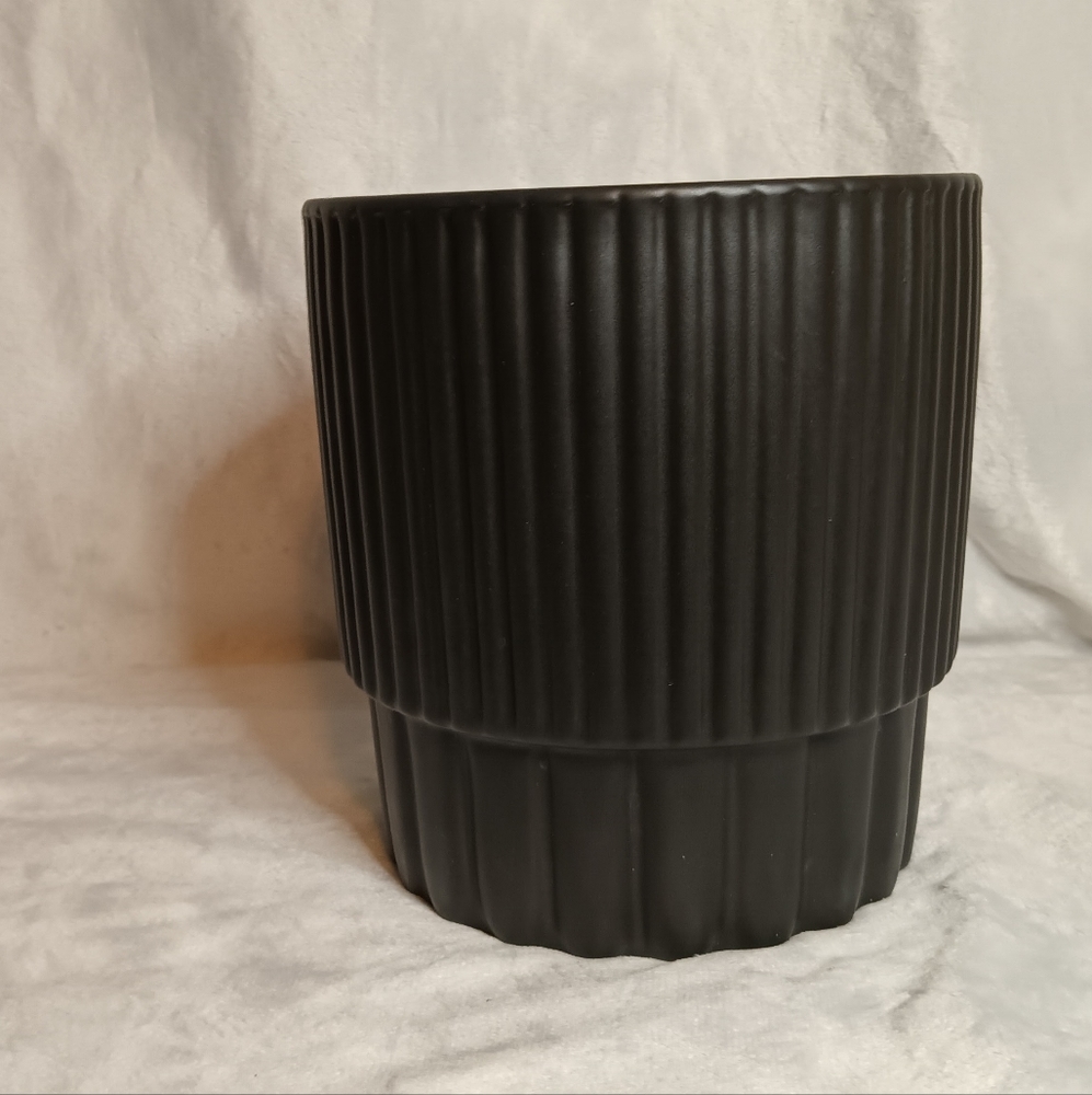 Fluted Ceramic Indoor/ Outdoor Planter
